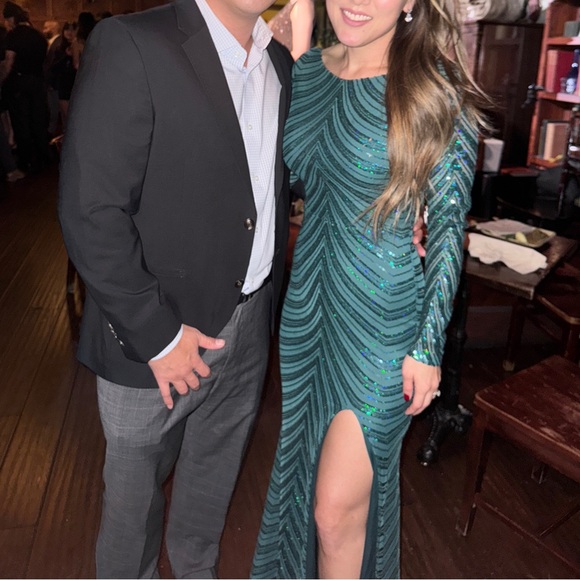 Gorgeous Holiday Gown - Picture 7 of 7